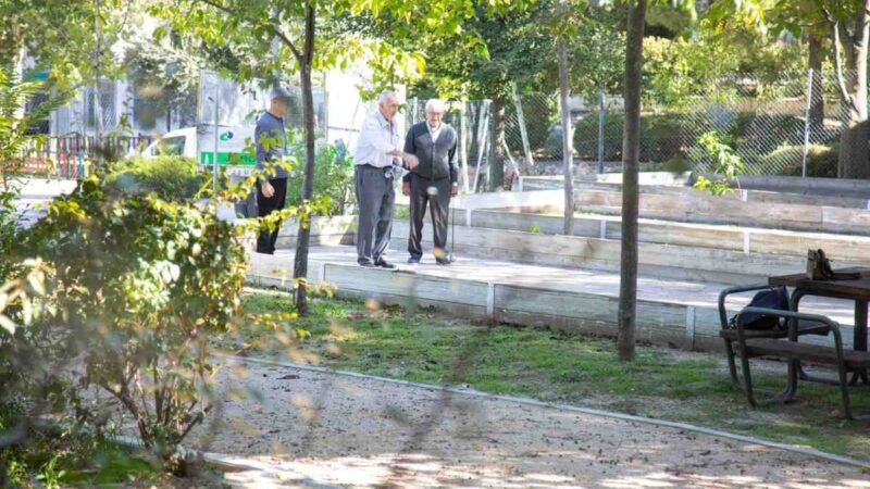 Obras para el acondicionamiento de una nueva pista de petanca en el Parque de Asturias