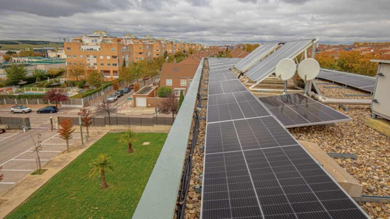 Rivas cerrará 2024 con 5.200 paneles fotovoltaicos en edificios municipales