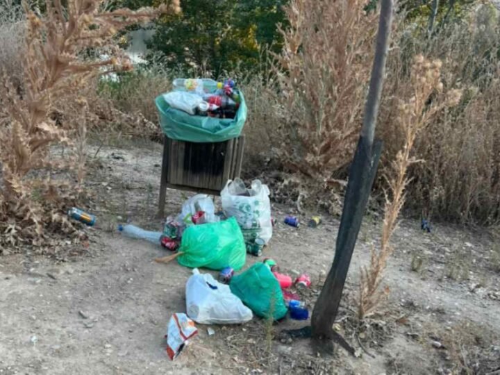 Pequeño grupo de personas provocan gran acumulación de basura en la Laguna del Campillo generando malestar entre los ripenses