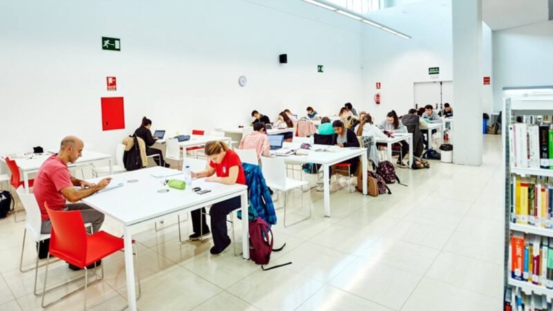 ‘Problemas de la ciudadanía’, estudiantes ripenses piden horarios ampliados en las bibliotecas durante exámenes