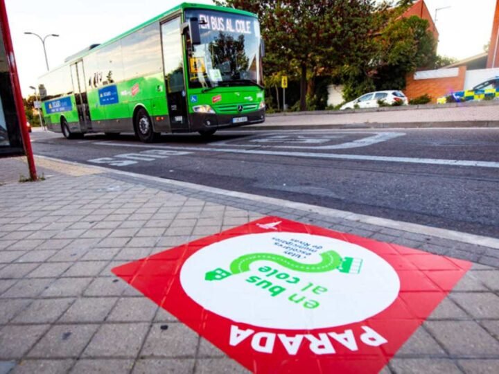 ‘En bus al cole’ aumenta un 27% su capacidad y comienza el curso con 852 escolares en Rivas