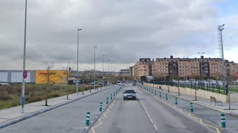 Rivas Habilitará Aparcamiento en Calle Lolo Rico Tras Convertir Solar del CEIPSO La Luna en Parque Infantil