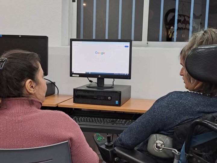 La Asociación El Gato de Cinco Patas lanza “Barrio Capacitado” para reducir la brecha digital en Rivas