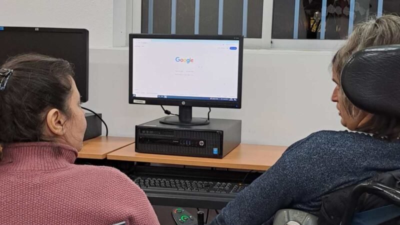 La Asociación El Gato de Cinco Patas lanza “Barrio Capacitado” para reducir la brecha digital en Rivas