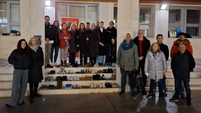 Rivas recuerda a las 38 mujeres asesinadas por violencia machista en 2025 con una instalación simbólica