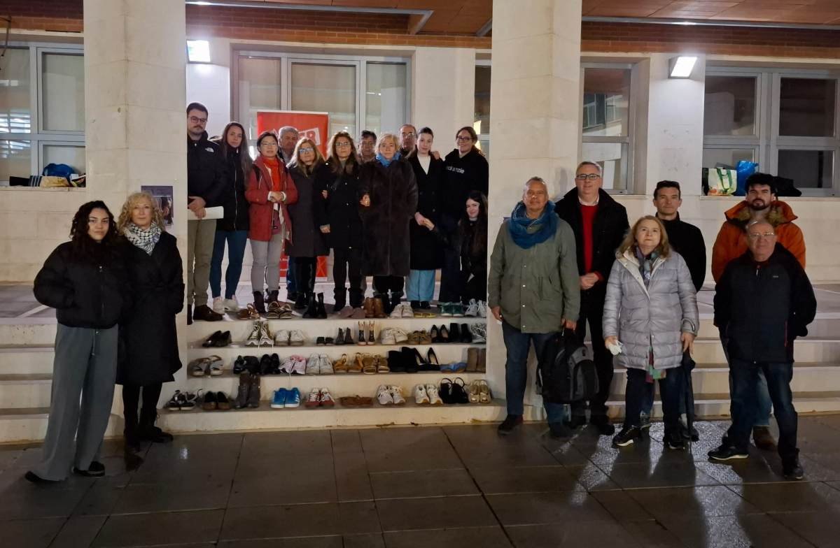 Rivas recuerda a las 38 mujeres asesinadas por violencia machista en 2025 con una instalación simbólica