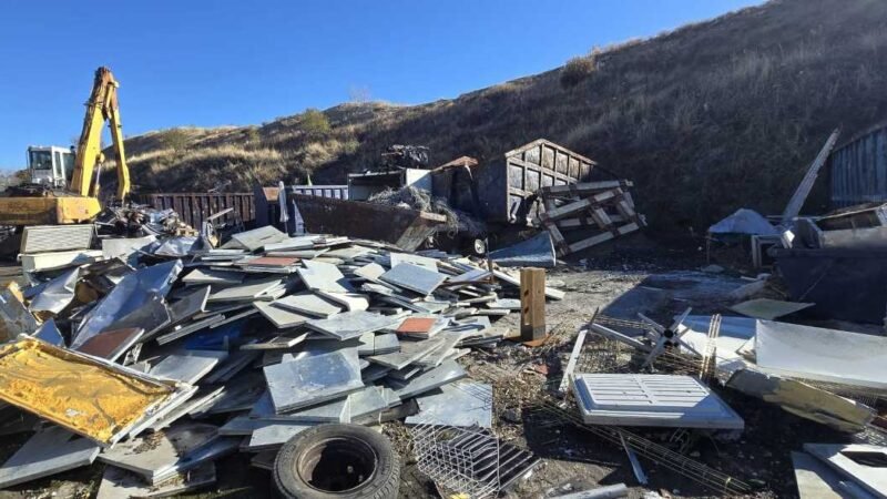 Rivas clausura una actividad industrial clandestina en el Sector 4 de la Cañada Real tras reiterados incumplimientos