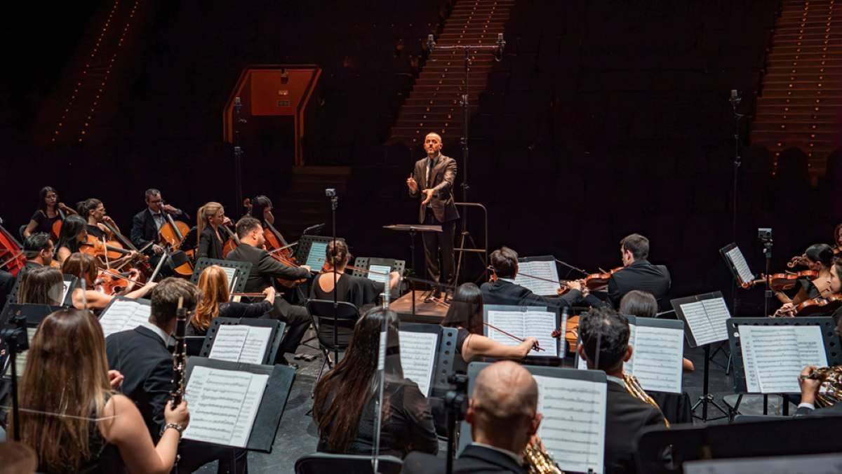 La Sinfónica de Rivas presenta una noche francesa con Ravel, Debussy, Chaminade y Bizet