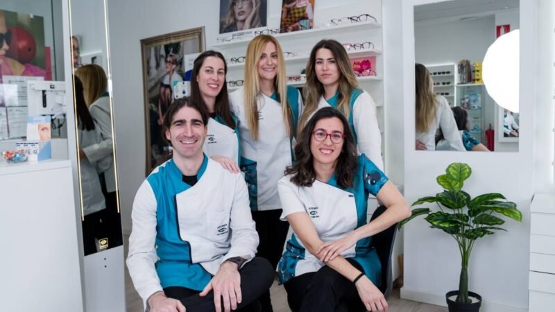 Quién está detrás de… Atenea Optometría: M. Ángeles Muñoz, la mirada que ayuda a ver mejor en Rivas Vaciamadrid