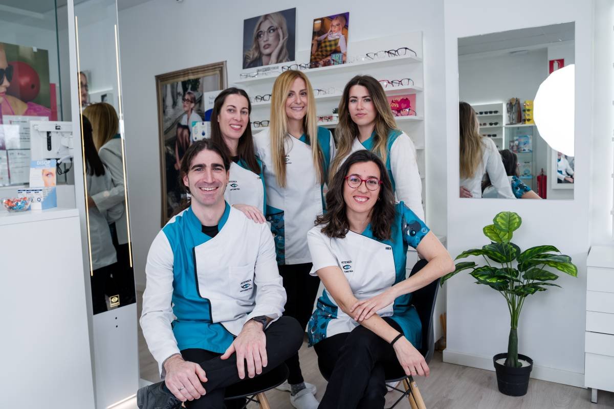 Quién está detrás de… Atenea Optometría: M. Ángeles Muñoz, la mirada que ayuda a ver mejor en Rivas Vaciamadrid