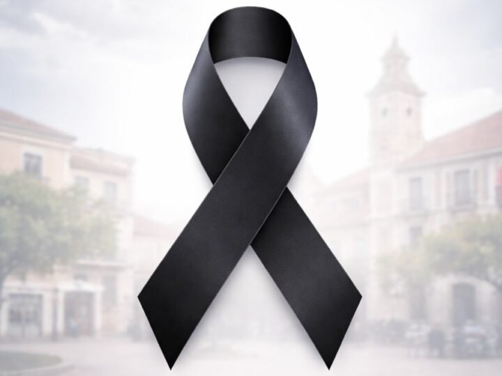 Rivas Vaciamadrid rinde homenaje a las víctimas del accidente ferroviario de Adamuz con un minuto de silencio