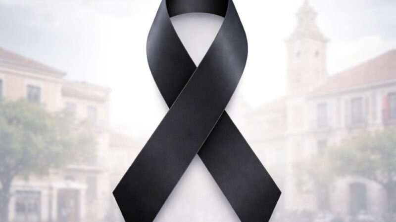 Rivas Vaciamadrid rinde homenaje a las víctimas del accidente ferroviario de Adamuz con un minuto de silencio