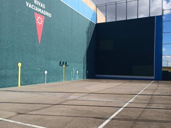 “Problemas de la Ciudadanía”, el Club Frontenis Rivas pide mejoras en sus instalaciones para poder entrenar en condiciones adecuadas