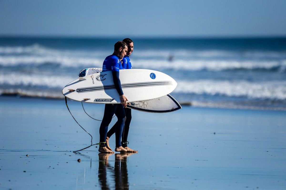 Andrés Campos, el surfista de Rivas que conquistó España sin ver las olas