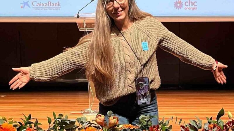 Quién está detrás de… Flor del Día: Silvia y su amor por las flores en Rivas Vaciamadrid