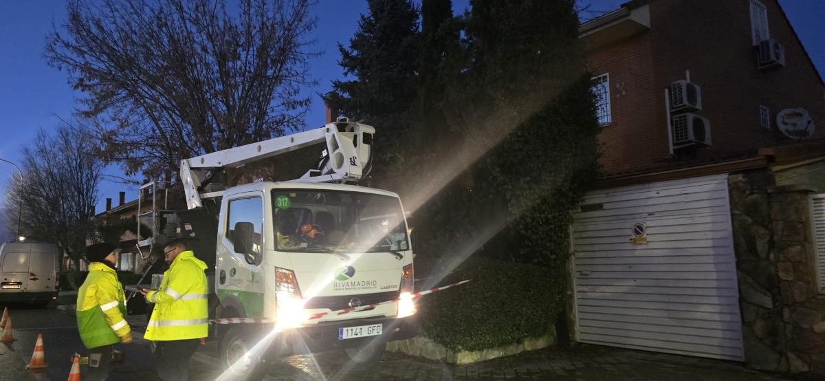 Los servicios municipales atienden más de 150 incidencias por el temporal de viento y lluvia en Rivas