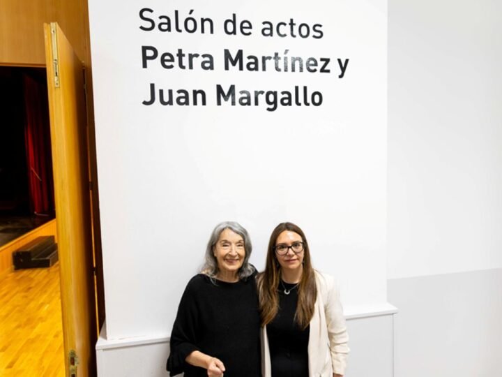 El salón de actos del Centro Cultural García Lorca de Rivas pasa a llamarse Petra Martínez y Juan Margallo