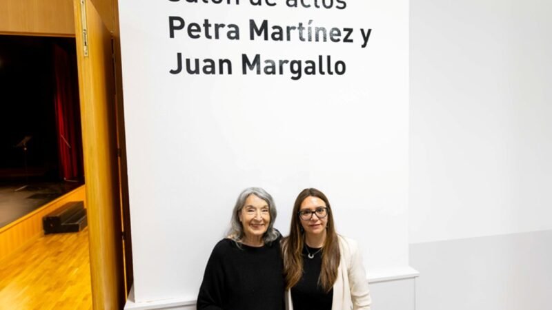 El salón de actos del Centro Cultural García Lorca de Rivas pasa a llamarse Petra Martínez y Juan Margallo