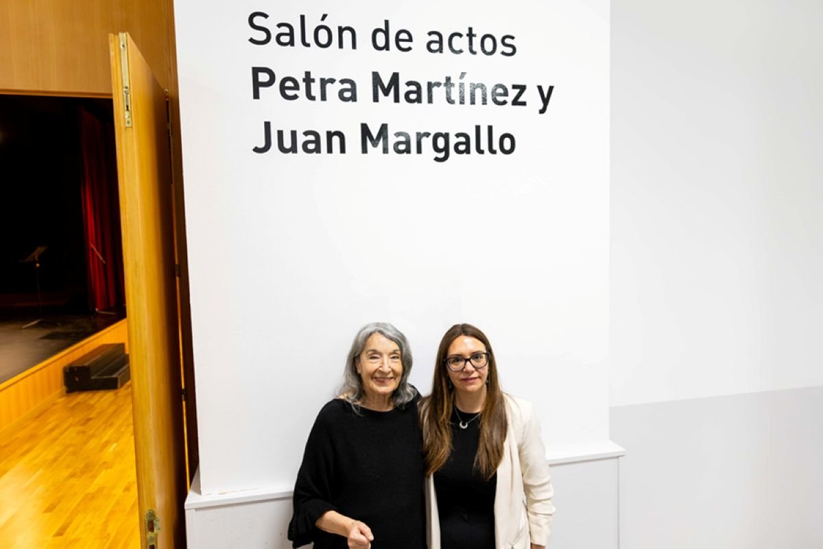 El salón de actos del Centro Cultural García Lorca de Rivas pasa a llamarse Petra Martínez y Juan Margallo