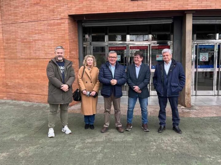 El PSOE de Rivas y Arganda recorren la línea 9B y reclaman que sea pública y sin transbordos