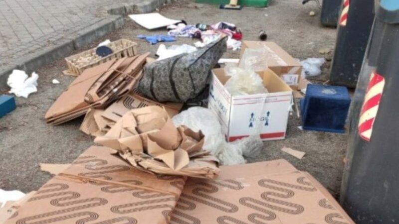 “Problemas de la ciudadanía” ripenses denuncian acumulación de basura junto a contenedores en la zona de la avenida Dolores Ibárruri