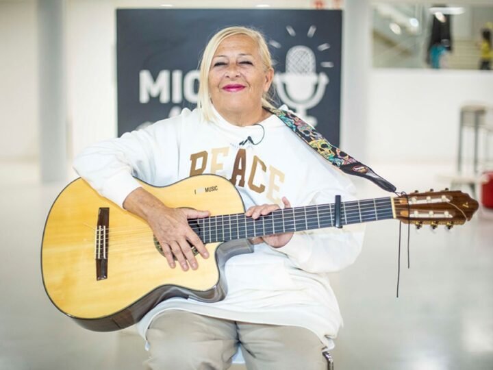 Música y poesía se dan cita en el Micro Abierto de abril en Rivas