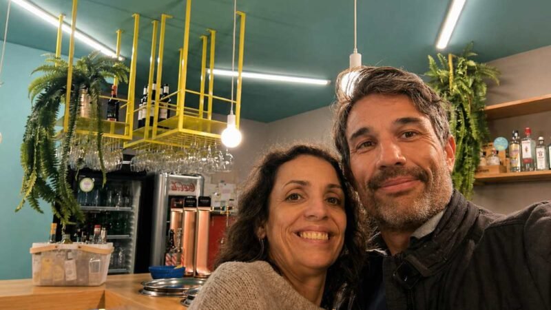 Quién está detrás de… Mangata: El restaurante de barrio que ha conquistado a vecinos de Rivas con comida casera y mucho ambiente