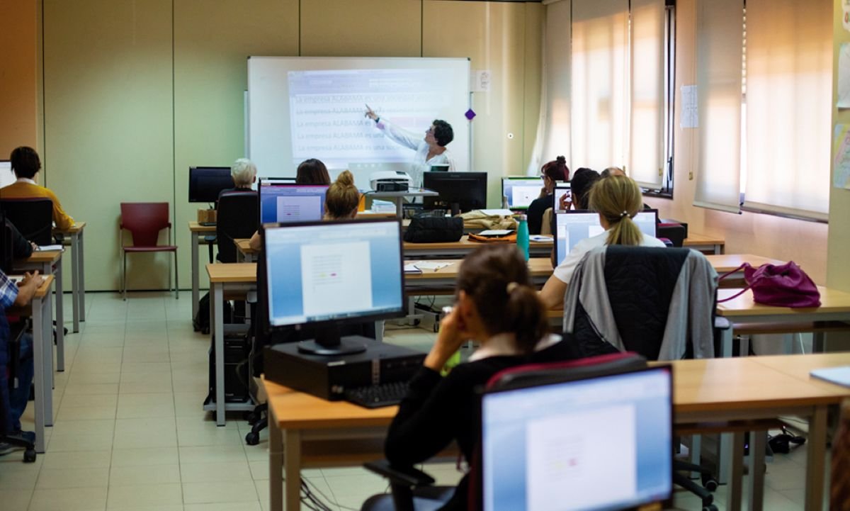 Rivas refuerza su modelo de empleo público con más de 1.600 personas atendidas y 64 contratos en 2025