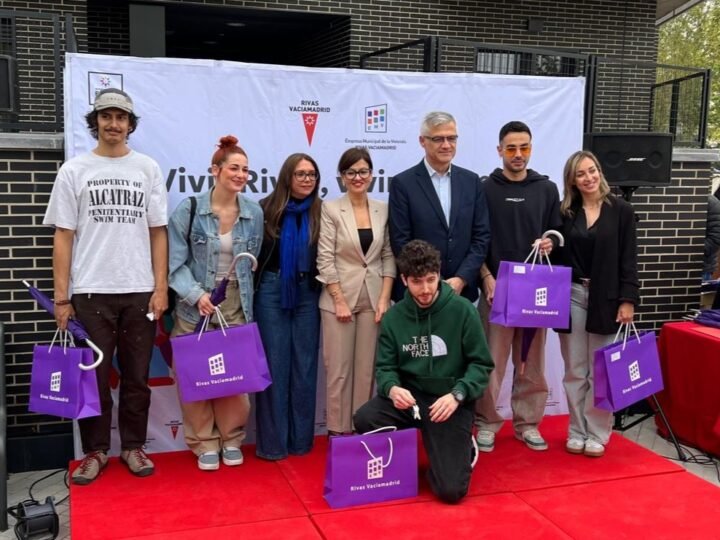 Emoción y nuevos comienzos en Rivas con la entrega de 83 viviendas públicas de la EMV a los afortunados