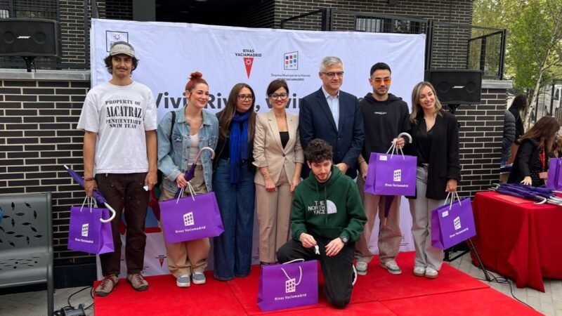 Emoción y nuevos comienzos en Rivas con la entrega de 83 viviendas públicas de la EMV a los afortunados