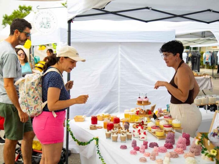 El barrio de La Luna estrena un nuevo mercado de producto local y artesanía