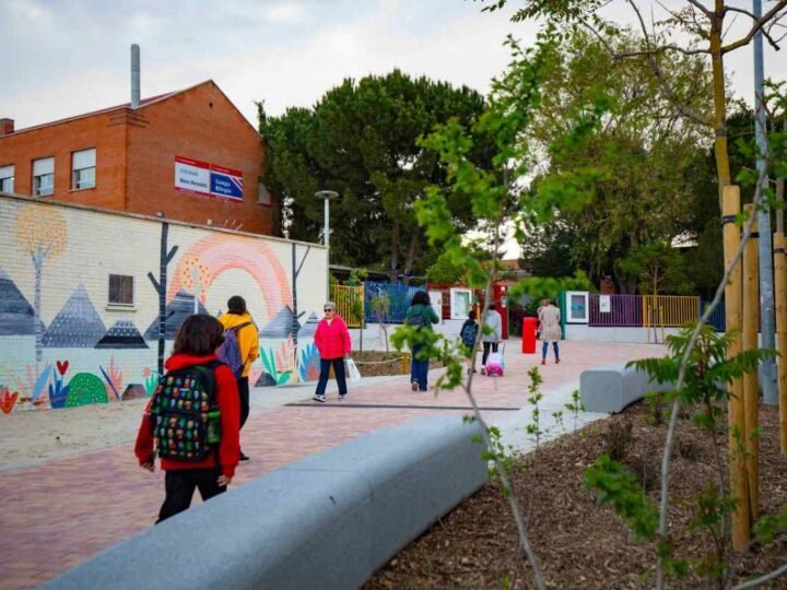 Rivas transforma los accesos a tres colegios con espacios más verdes y seguros