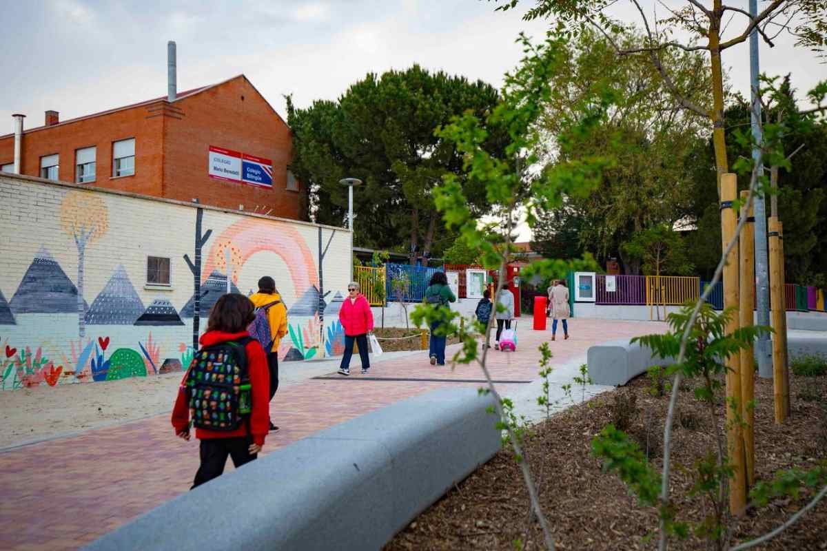 Rivas transforma los accesos a tres colegios con espacios más verdes y seguros