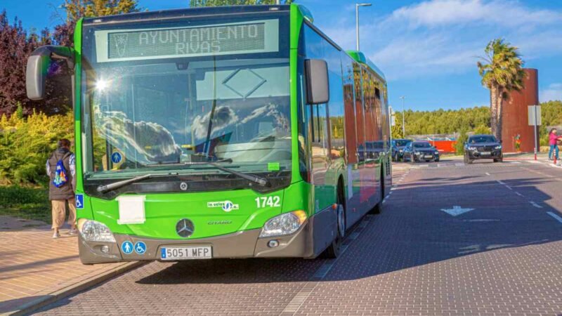 Refuerzo del transporte público en Rivas durante las fiestas: más autobuses y metro hasta la madrugada