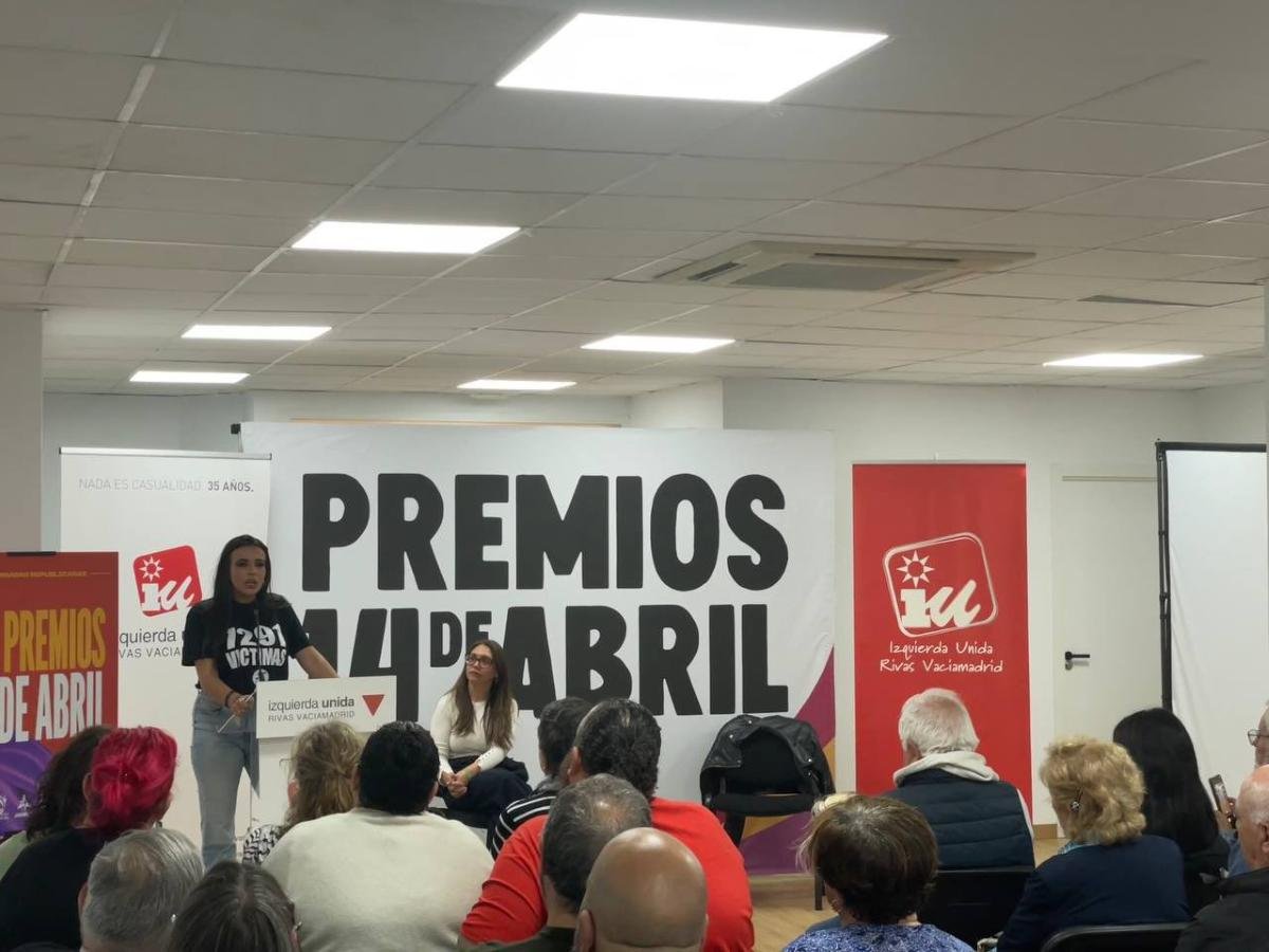 IU Rivas entrega el Premio 14 de Abril a Sarah Santaolalla por su defensa de la igualdad y la justicia social