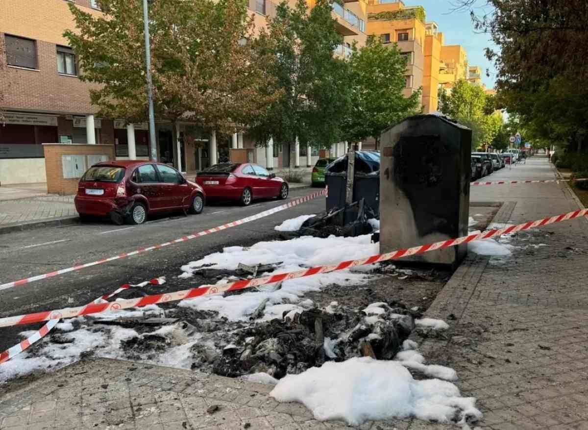 Se investiga un nuevo incendio de contenedores en Rivas tras repetirse en la misma calle en menos de un mes
