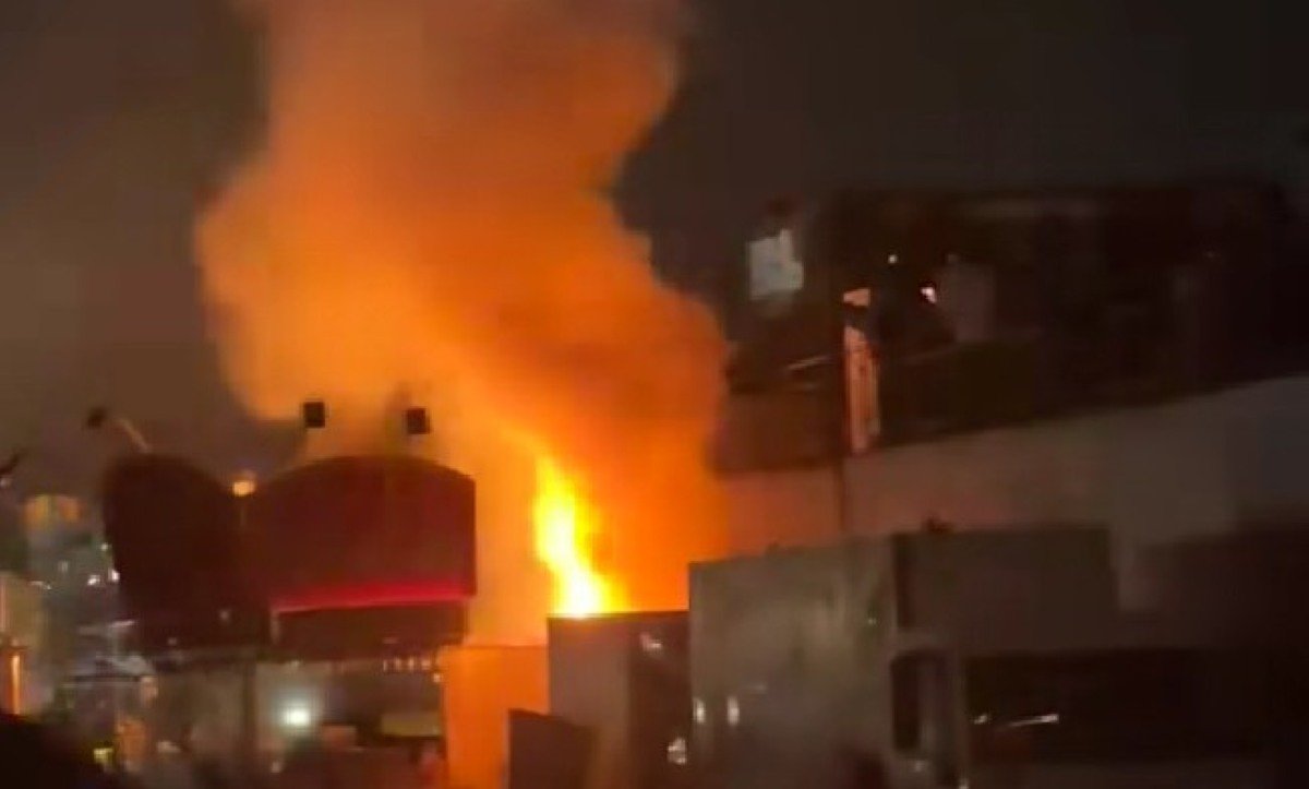 Un pequeño incendio en el recinto ferial de Rivas durante los fuegos artificiales se queda en un susto