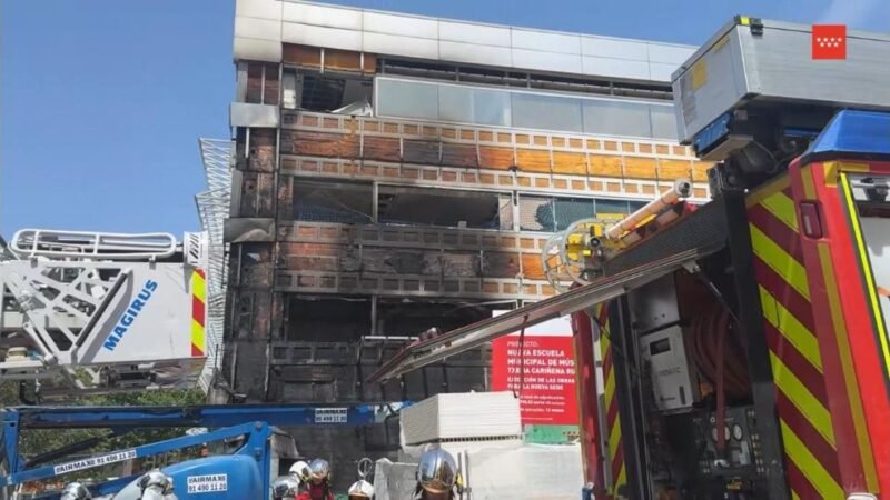 Un incendio en las obras de un edificio municipal de Rivas deja dos afectados por inhalación de humo