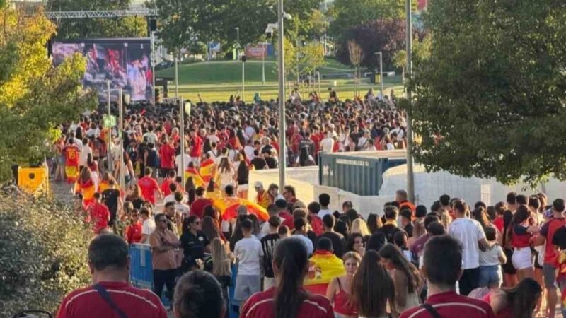 Rivas Vaciamadrid celebra una noche para la historia con la segunda estrella de España en un Mundial de fútbol