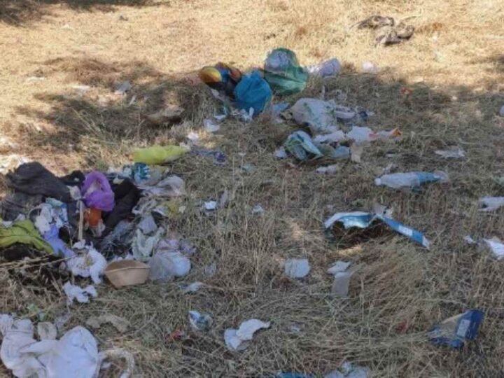 ‘Problemas de la ciudadanía’: vecinos de Rivas alertan de la acumulación de residuos en una parcela privada junto a las plazas de Gabriel Celaya, La Regenta y Blas Infante