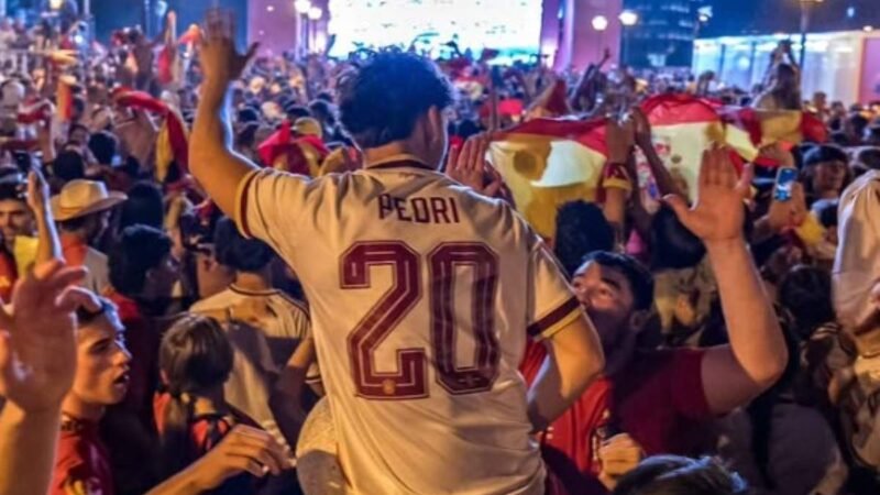 La pantalla gigante para la final del Mundial divide a Rivas: oposición y hostelería chocan por la decisión del Ayuntamiento
