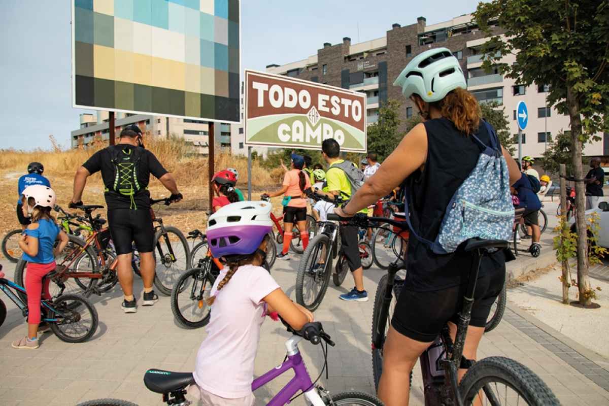 Rivas organiza rutas en bicicleta para descubrir su arte urbano durante el Festival de Cultura en la Calle