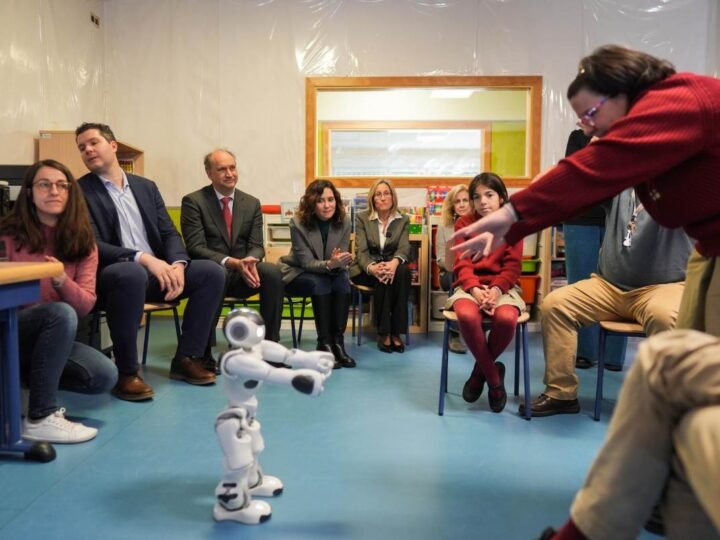 La Comunidad de Madrid llevará la robótica y la inteligencia artificial a diez centros educativos, incluido El Olivar de Rivas