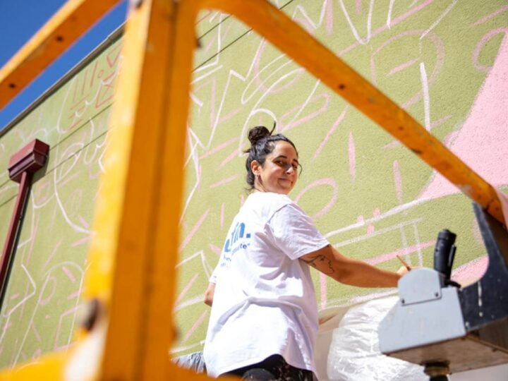 Rivas rendirá homenaje a la artista Amaia Arrazola en el CEIP José Iturzaeta