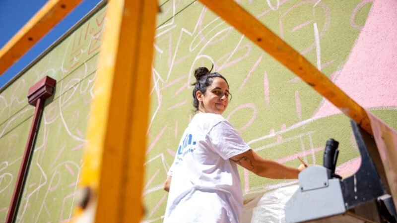 Rivas rendirá homenaje a la artista Amaia Arrazola en el CEIP José Iturzaeta