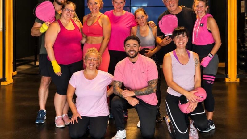 Brooklyn Fitboxing Rivas se viste de rosa para apoyar la investigación del cáncer de mama