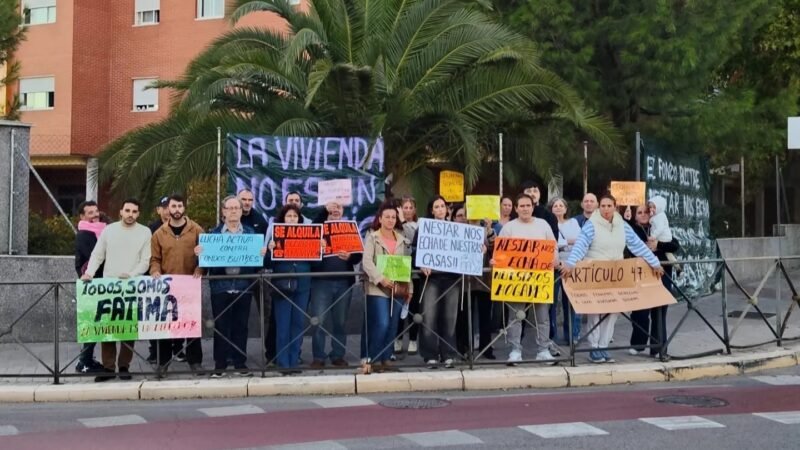 Rivas se moviliza para evitar que Fátima y su familia tengan que abandonar su casa tras la aparición de un fondo buitre