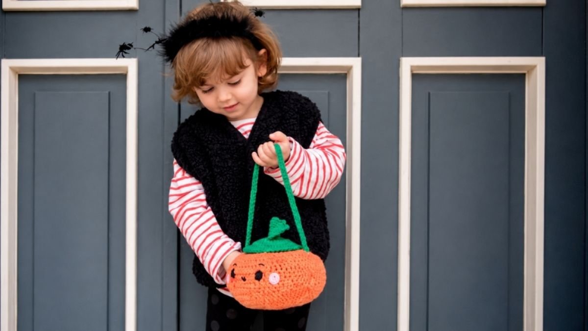 Decora en Halloween con una calabaza de crochet creada por ti 